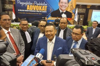 Tantangan Implementasi AI di Dunia Hukum Indonesia